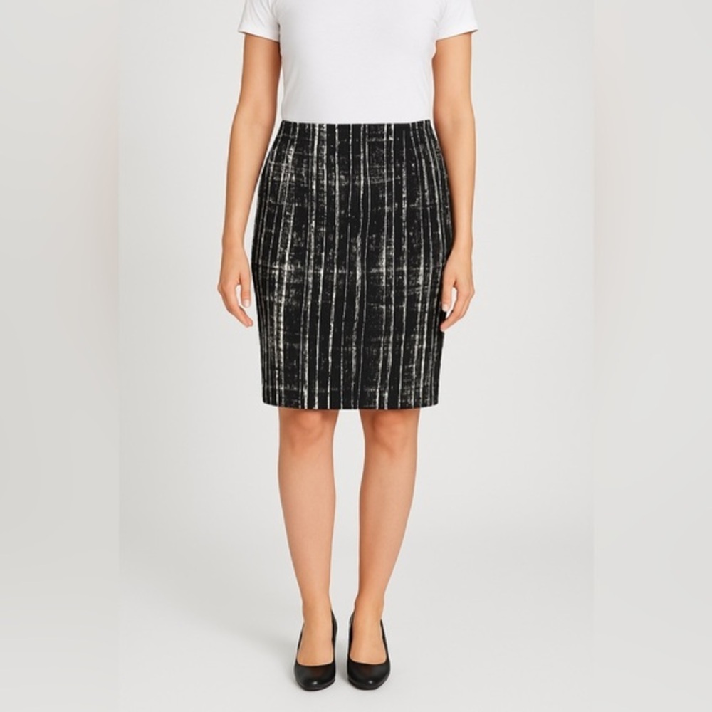 ✨4/$30 Ricki’s Black & White Abstract Stripe Pencil Skirt – Size 4 – NWT